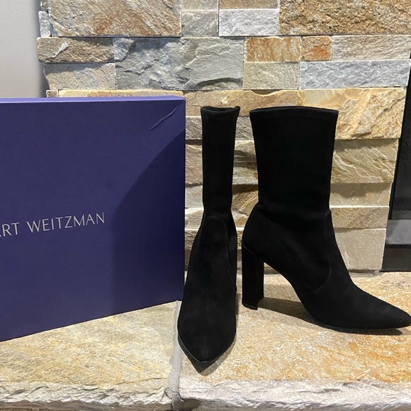 Stuart Weitzman Shoes - NEW Stuart Weitzman “Clinger” black suede booties